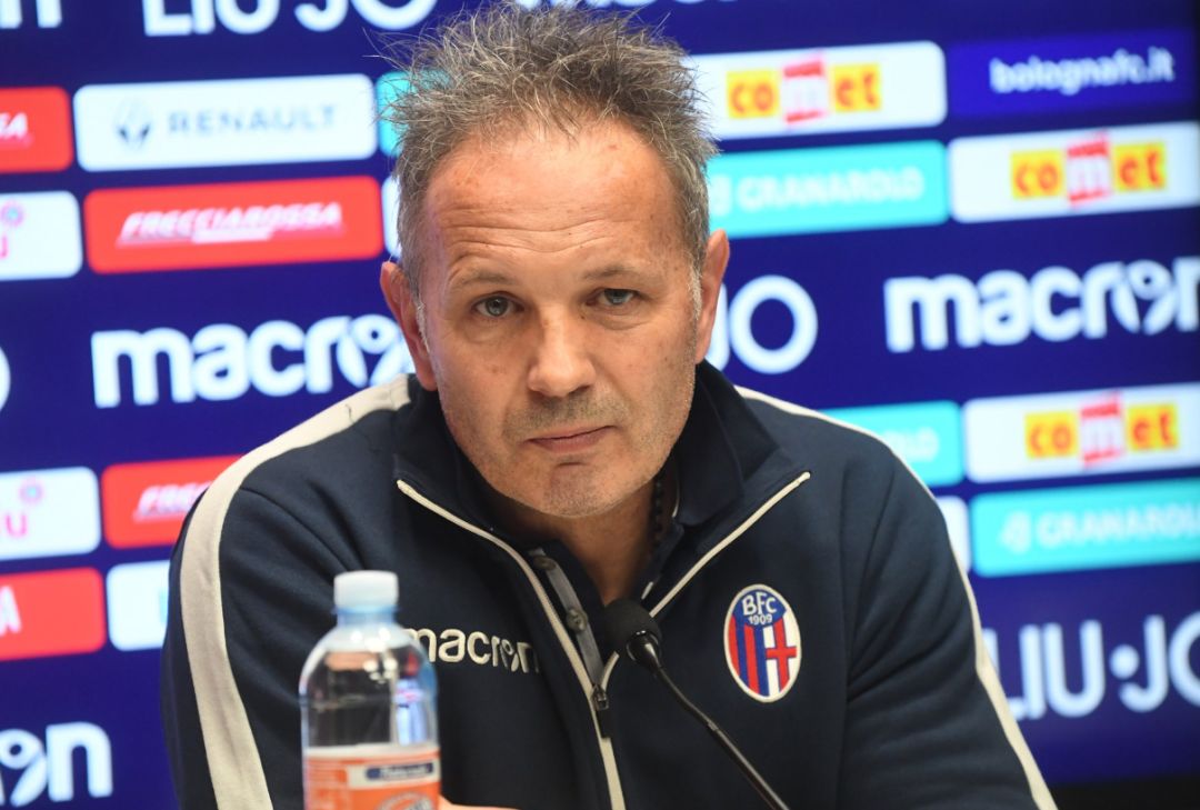 烈的背景下 烈的背景下